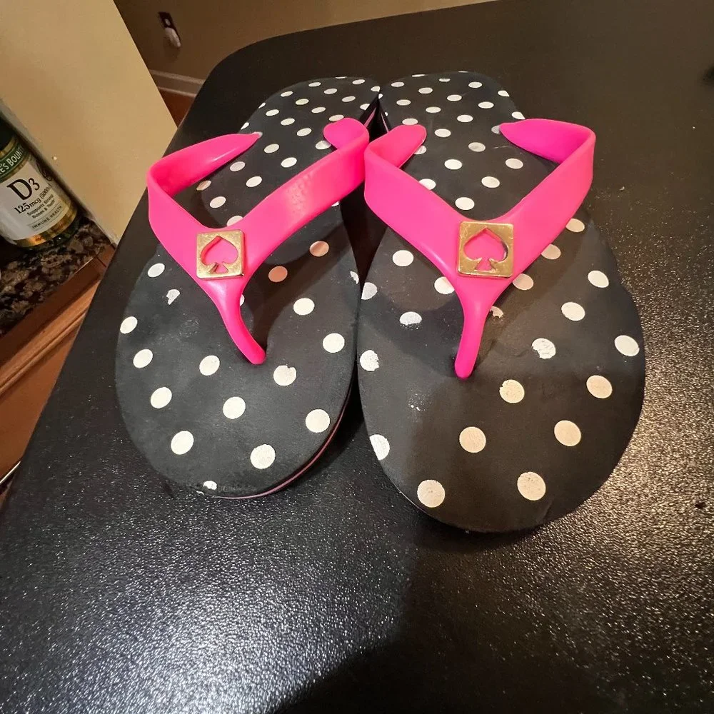 Kate Spade black /white polka dot with pink size 7/8 flip flop